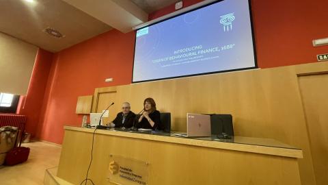 Éxito de participación en el seminario "IEDIS atrae talento internacional" 2025 con Vasileios Kallinterakis (Durham University Business School)